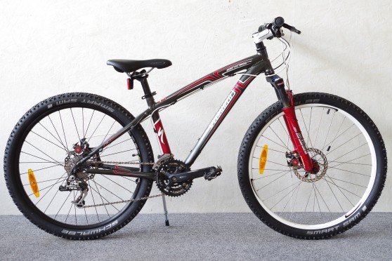Specialized HardRock / 24-k / 26" / 38cm