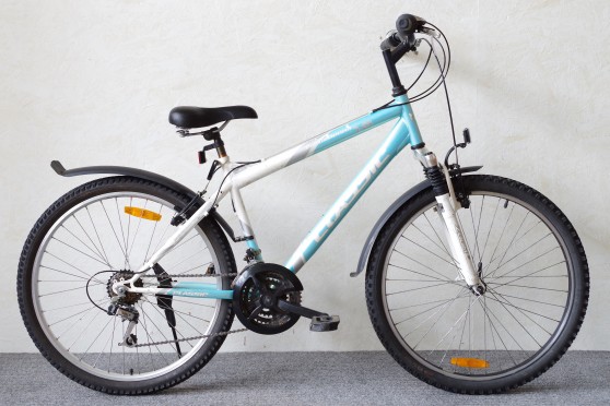 Classic Primadonna 1.0 / 21-k / 26" / 44cm