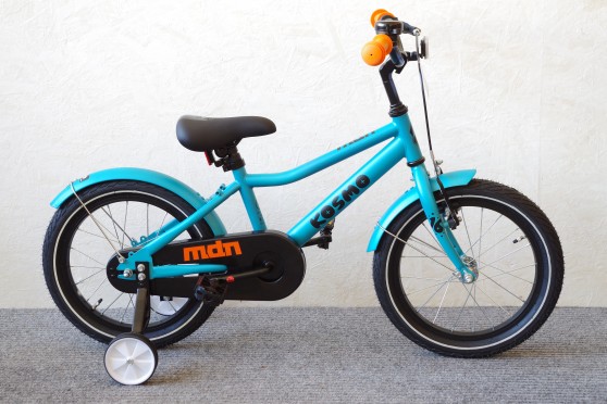 Madison Kosmo / 1-k / 16"