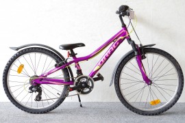 Drag Little Grace / 18-k / 24"